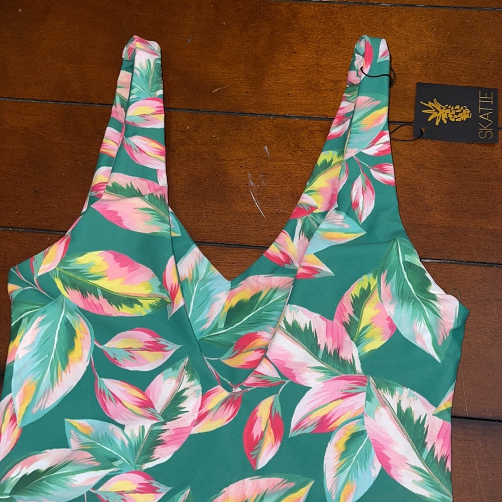 Skatie Amanda Tortuga one piece XS NWT - Picture 7 of 10